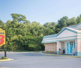 Super 8 by Wyndham Durham/University Area NC