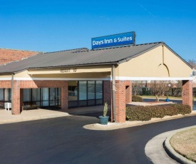 Days Inn & Suites by Wyndham Rocky Mount Golden East