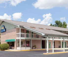 Days Inn by Wyndham Columbia NE Fort Jackson