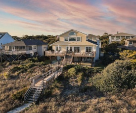 Lighthouse - Beachfront Abode w Pool Table & Ping Pong