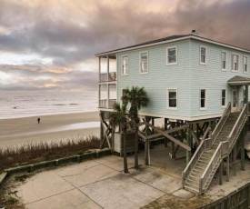 Poseidon - Beachside Getaway w Balconies & Hot Tub