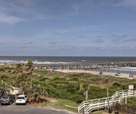 Isle of Palms Beachfront Condo with Balcony and Pool!