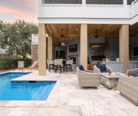 Pelican - Modern Beach Retreat w Patio & Pool