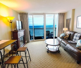 Deluxe Ocean front One Bedroom suite in Sandy Beach Resort