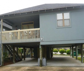 Guest Cottage 28 3BR 2BA 2nd Row Cottage near popular Shore Drive